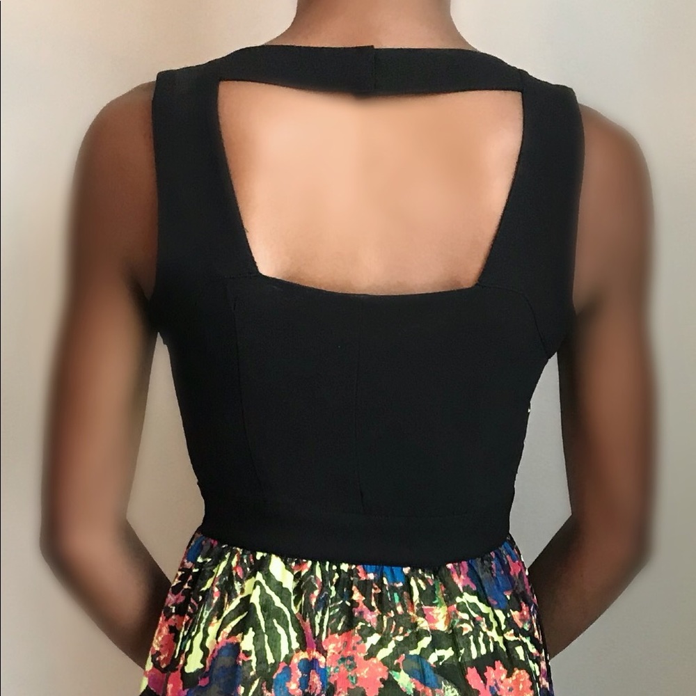 Dress - Picture 3 of 6